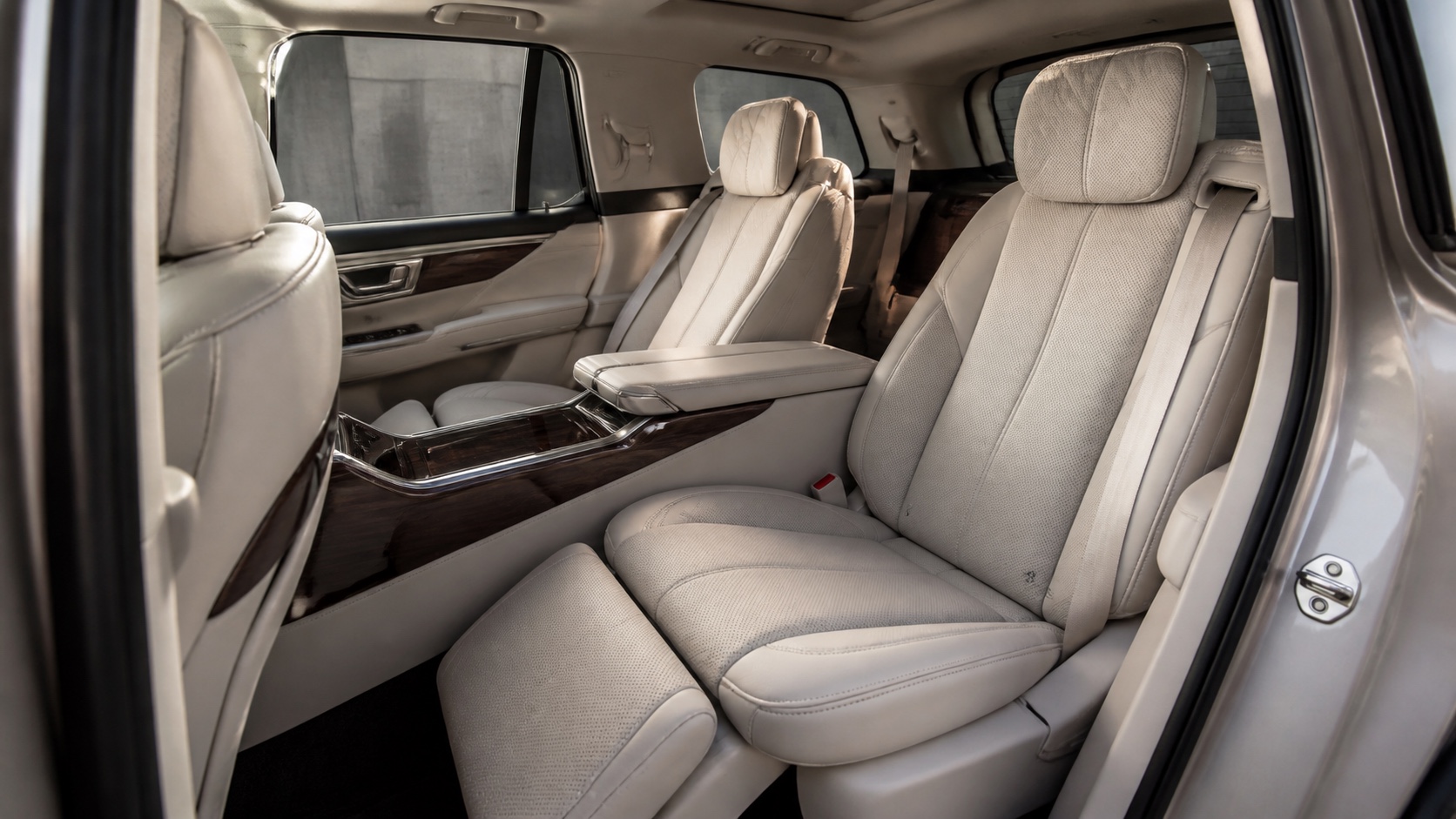 メルセデス・マイバッハ GLS 600 後席イメージ